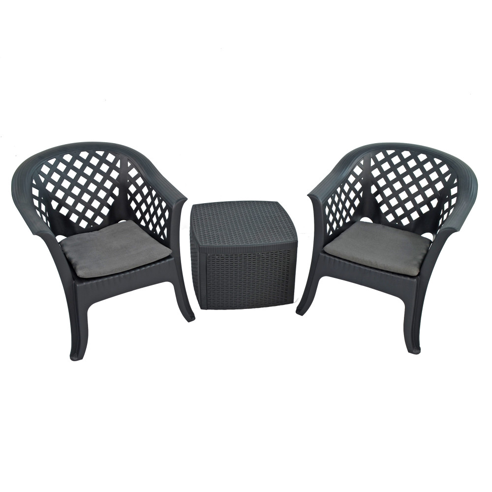 Sicily side table with Savona chairs