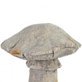 Toadstool low – weathered stone effect Toadstool low – weathered stone effect